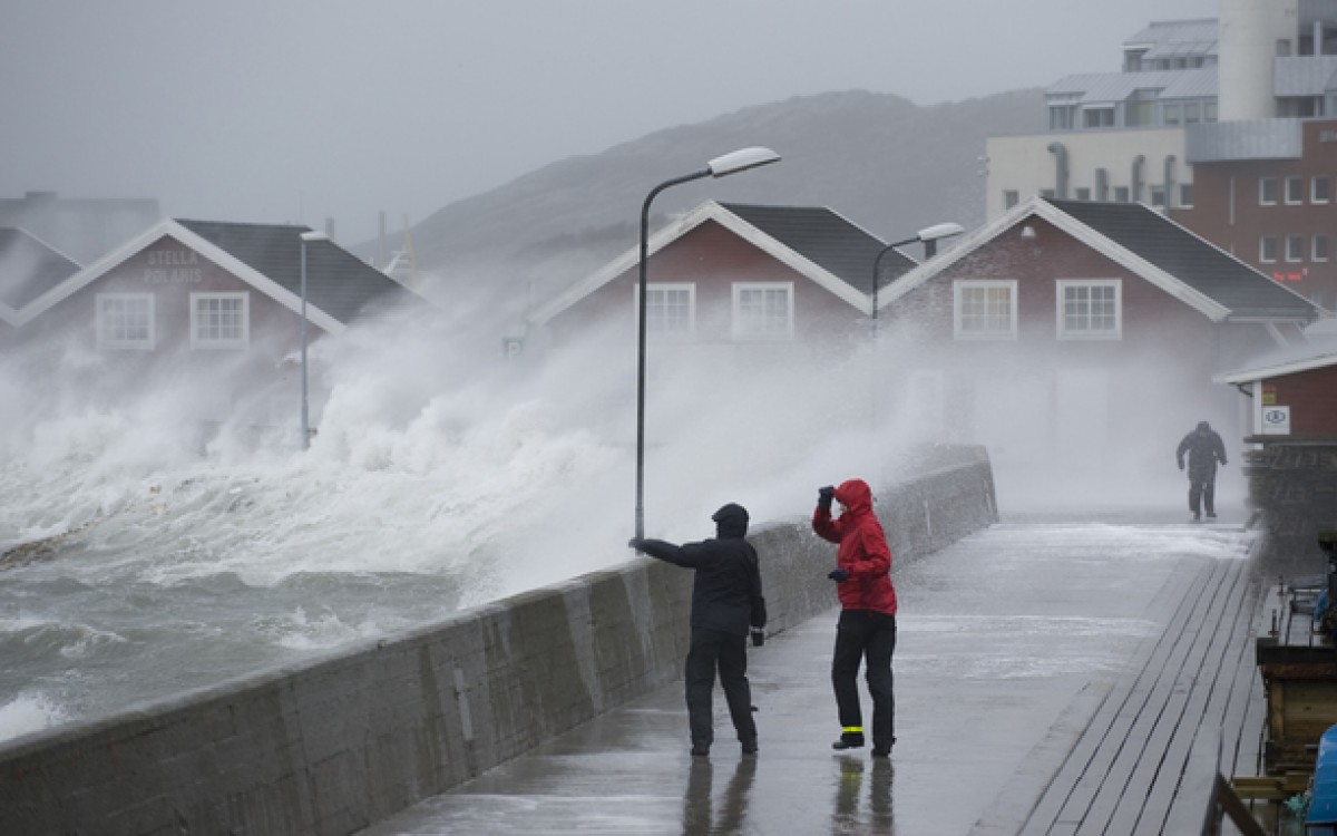 Folk og infrastruktur er to av utfordringene offentlig sektor må ta tak i i fremtidens Nordland. Foto: Ernst Furuhatt / nordnorge.com