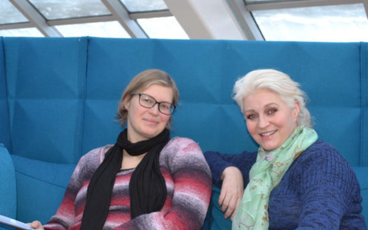 Clara Luckner Strømsvik og Ann Kristin Eide. Foto: Hanne Risa, Nordlandsforskning.