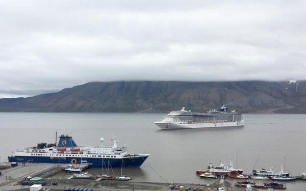 Preziosa ankommer Longyerbyen. Foto: Julia Olsen